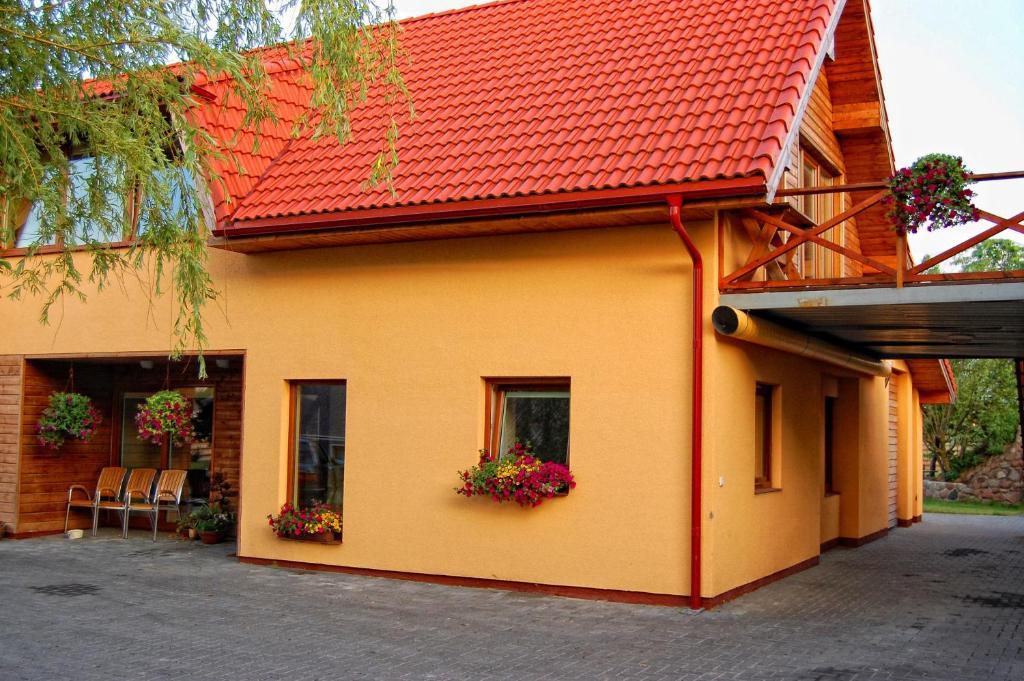 Hotel Sveciu Namai Minge à Priekulė Extérieur photo