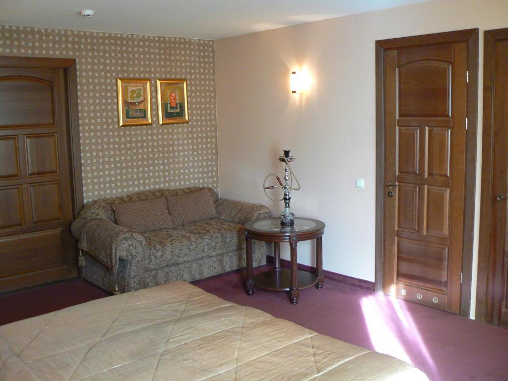 Hotel Sveciu Namai Minge à Priekulė Extérieur photo
