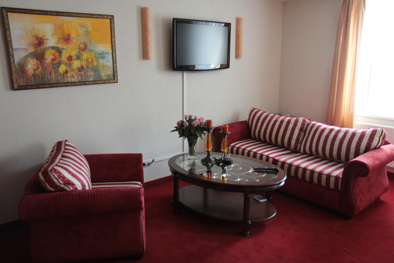 Hotel Sveciu Namai Minge à Priekulė Extérieur photo