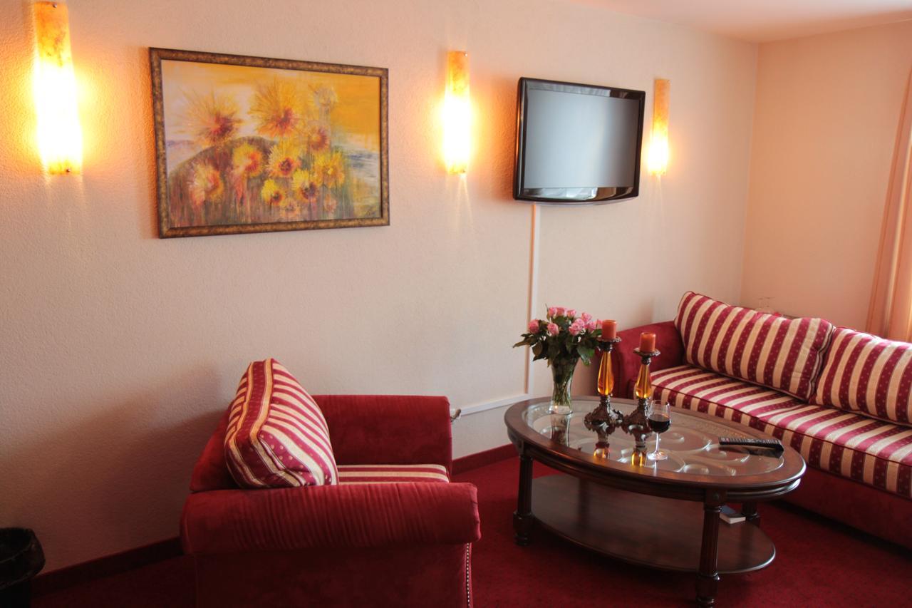 Hotel Sveciu Namai Minge à Priekulė Extérieur photo